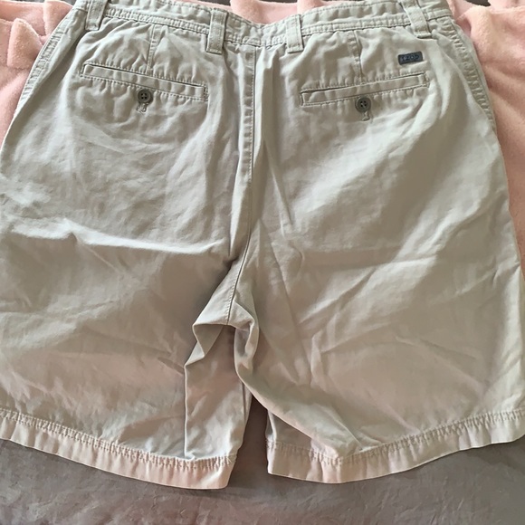 Izod Light Khaki Golf Shorts - Picture 4 of 4